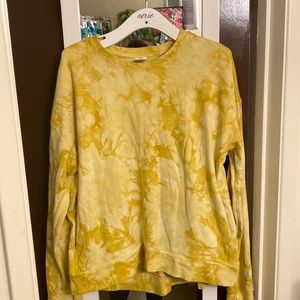 Yellow tie-dye tunic sweatshirt-size large
